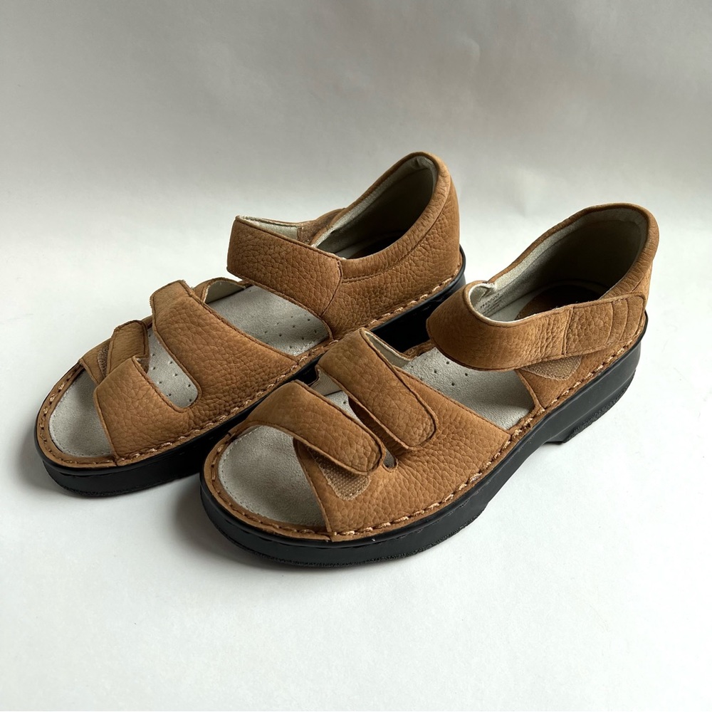 Propet Leather Sandals size 7 1/2